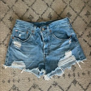 Levi’s 501 Jean shorts light blast 26